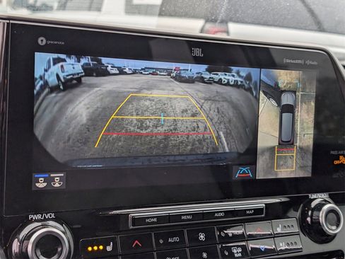 Used 2020 Toyota Highlander Limited image 15