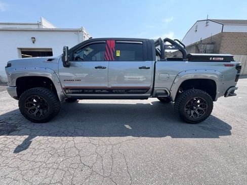 Used 2026 Chevrolet Silverado 2500 LTZ w/ LTZ Plus Package AWD/4WD image 2