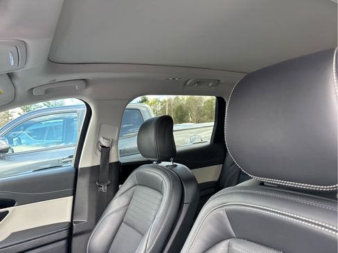 Used 2024 Lincoln Nautilus Reserve w/ Equipment Group 202A image 4