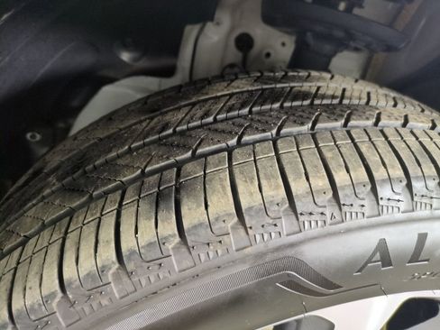 Certified 2025 Honda Pilot Elite image 31