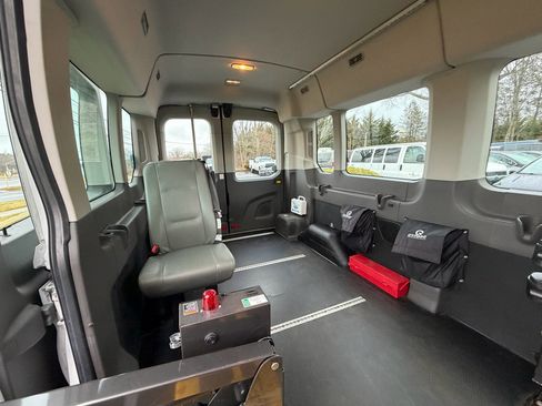 Used 2020 Ford Transit 350 XL image 36