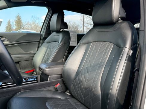 Used 2024 Kia Sportage X-Line w/ X-Line Premium Package image 12