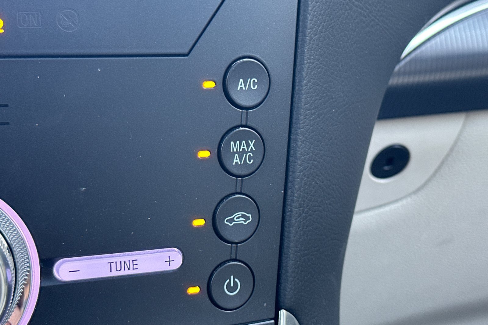 Used 2020 Ford Edge Titanium FWD image 29