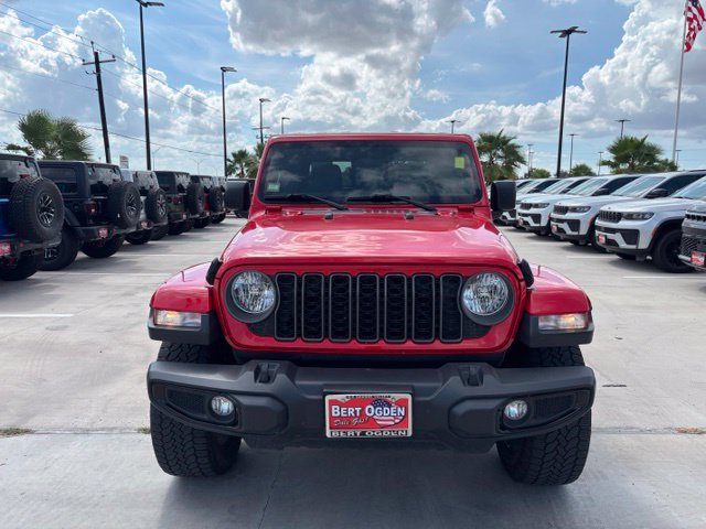 Used 2025 Jeep Gladiator Sport AWD/4WD image 2