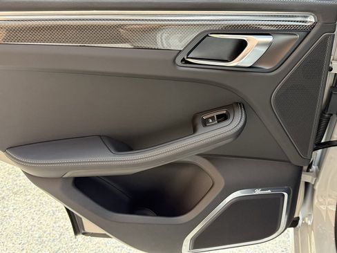 New 2025 Porsche Macan GTS image 21