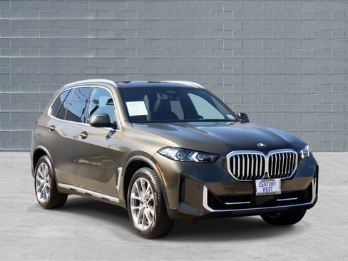 Used 2025 BMW X5 xDrive40i w/ Premium Package image 1