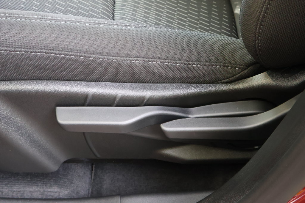 Used 2025 Chevrolet Equinox LT AWD/4WD image 32