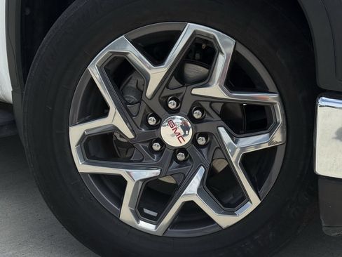 Used 2023 GMC Sierra 1500 SLT w/ SLT Premium Package RWD image 9