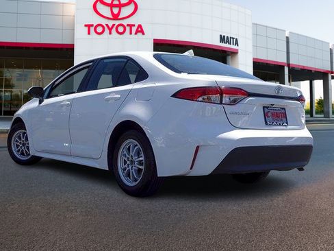 Used 2025 Toyota Corolla LE FWD image 7