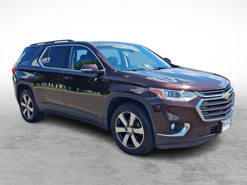 Used 2020 Chevrolet Traverse LT w/ LT Premium Package AWD/4WD image 7