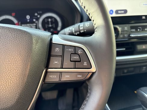 Used 2024 Toyota Grand Highlander Limited image 20