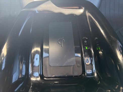 Used 2018 Toyota Prius Prime Premium image 21