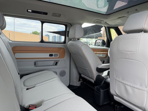 Used 2025 Volkswagen ID. Buzz 1st Edition RWD image 41