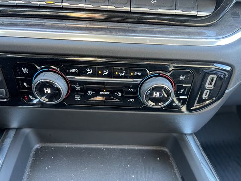 Certified 2025 Chevrolet Silverado 3500 LTZ w/ LTZ Premium Package image 23