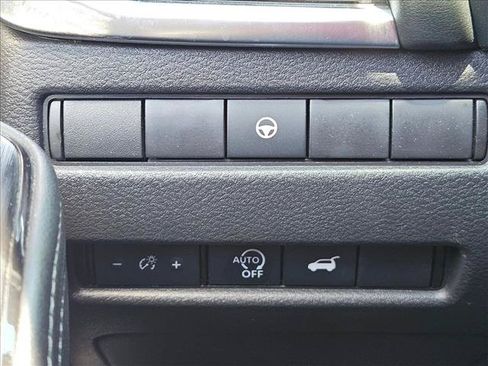 Used 2026 Nissan Rogue SL FWD image 6