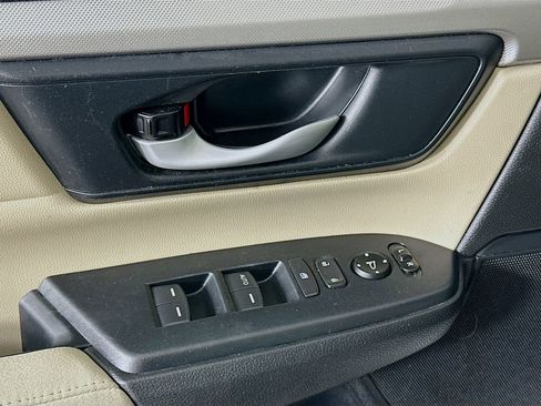 Used 2018 Honda CR-V LX image 18