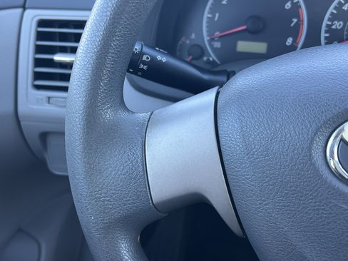 Used 2010 Toyota Corolla LE image 21