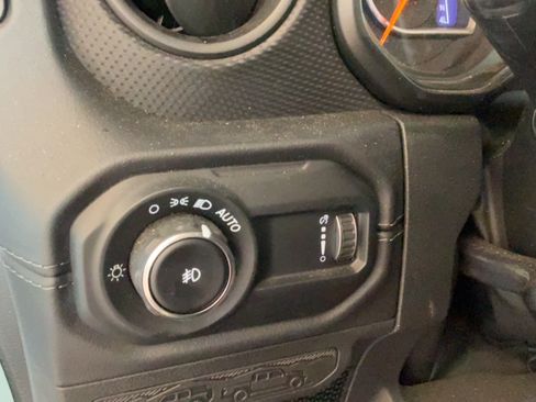 Used 2024 Jeep Wrangler Unlimited Rubicon AWD/4WD image 23