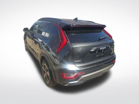Used 2023 Kia Niro EX FWD image 2