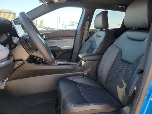 New 2026 Jeep Compass Latitude image 11