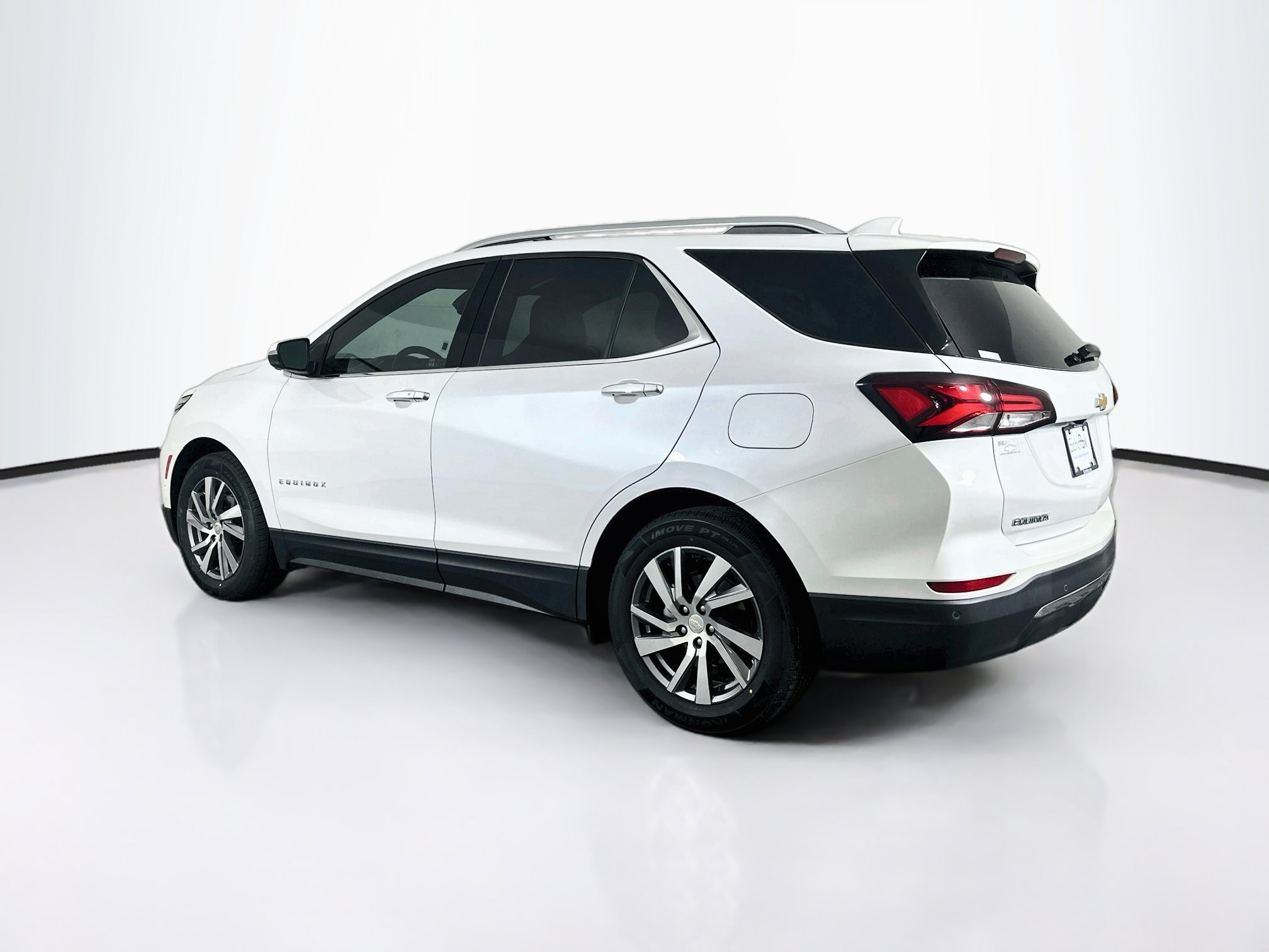 Used 2024 Chevrolet Equinox Premier FWD image 5