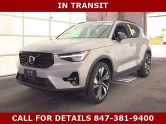 Used 2025 Volvo XC40 B5 Plus image 1