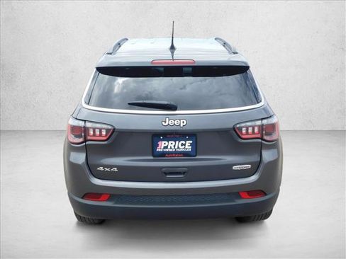 Used 2024 Jeep Compass Latitude AWD/4WD image 11