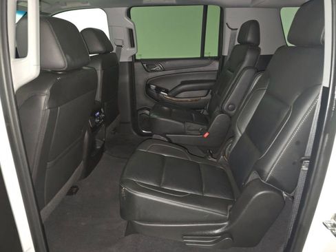 Used 2019 Chevrolet Suburban LT image 11
