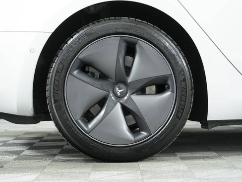 Used 2020 Tesla Model 3 Standard Range Plus image 10