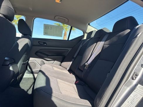 Used 2024 Nissan Altima 2.5 SV image 10