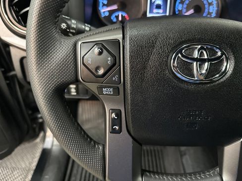 Used 2023 Toyota Tacoma TRD Sport w/ Technology Package AWD/4WD image 15