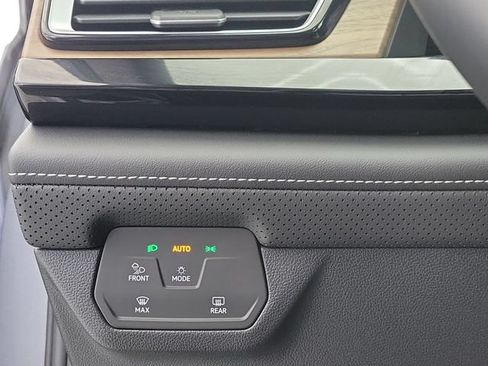Used 2026 Volkswagen Atlas SE FWD image 31