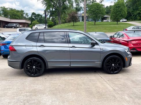 Used 2021 Volkswagen Tiguan SE R-Line image 4