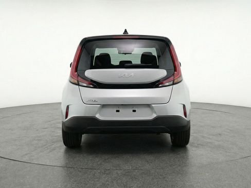 Used 2025 Kia Soul LX w/ LX Technology Package image 7