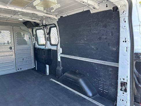 Used 2019 Ford Transit 250 130 Low Roof RWD image 16
