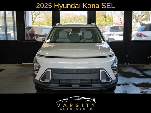 Used 2025 Hyundai Kona SEL image 2