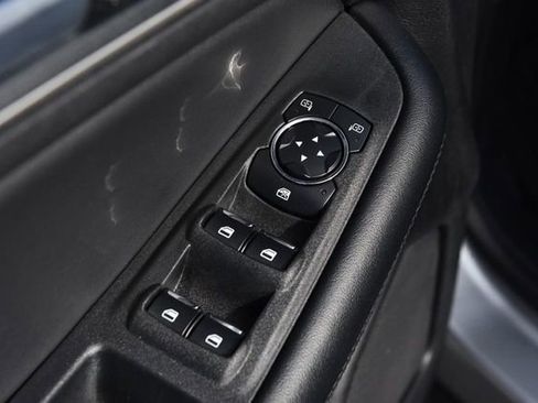 Used 2024 Ford Edge SEL image 8