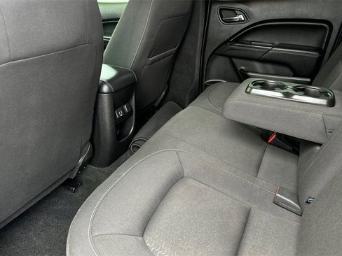 Used 2019 GMC Canyon SLE image 12