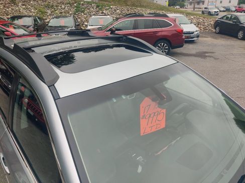 Used 2017 Subaru Outback 2.5i Limited AWD/4WD image 9