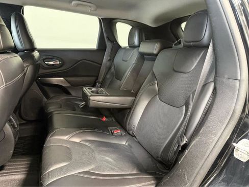 Used 2019 Jeep Cherokee Limited AWD/4WD image 14