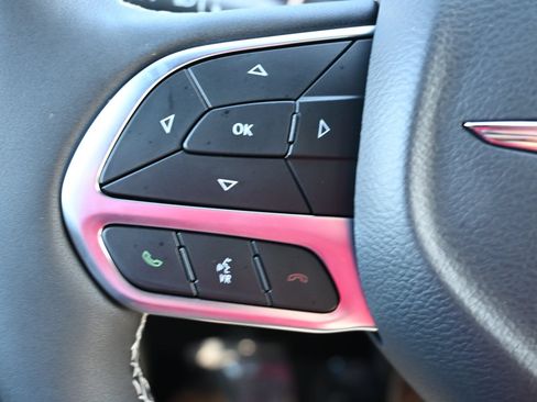 New 2026 Chrysler Pacifica Select AWD/4WD image 8