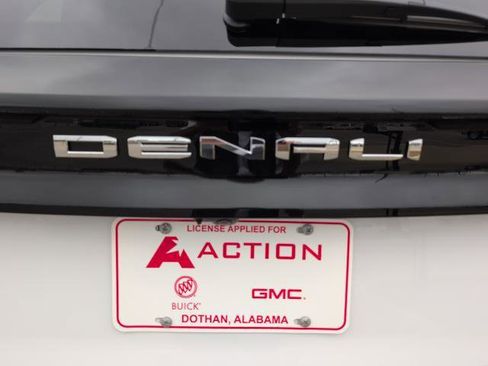 New 2026 GMC Acadia Denali w/ Super Cruise Package FWD image 8