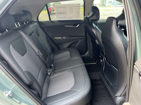 New 2025 Kia Niro EX image 16