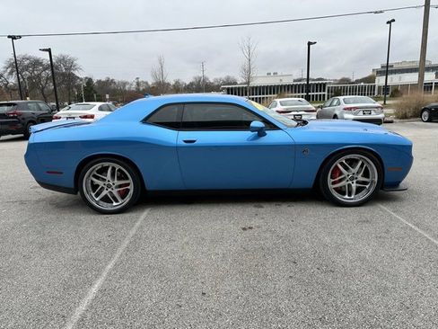 Used 2016 Dodge Challenger SRT Hellcat image 5