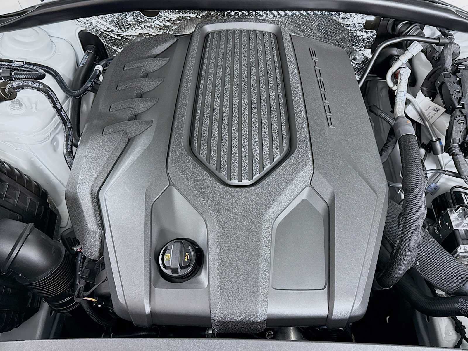 Used 2026 Porsche Macan AWD/4WD image 32