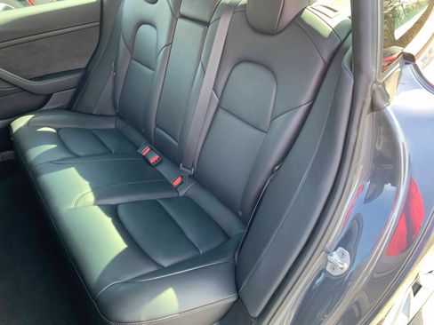 Used 2023 Tesla Model 3 Standard Range image 3