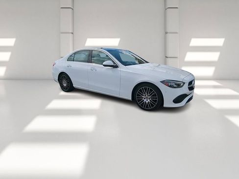 Used 2025 Mercedes-Benz C 300 4MATIC Sedan image 2