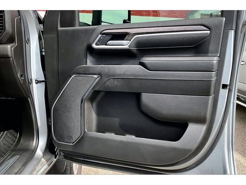 Used 2025 Chevrolet Silverado 3500 LTZ AWD/4WD image 19