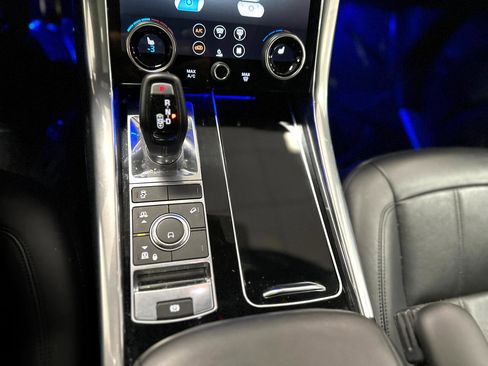 Used 2021 Land Rover Range Rover Sport HSE Silver Edition image 29