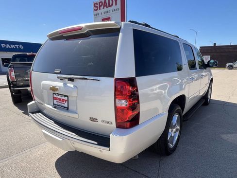 Used 2011 Chevrolet Suburban LTZ image 9